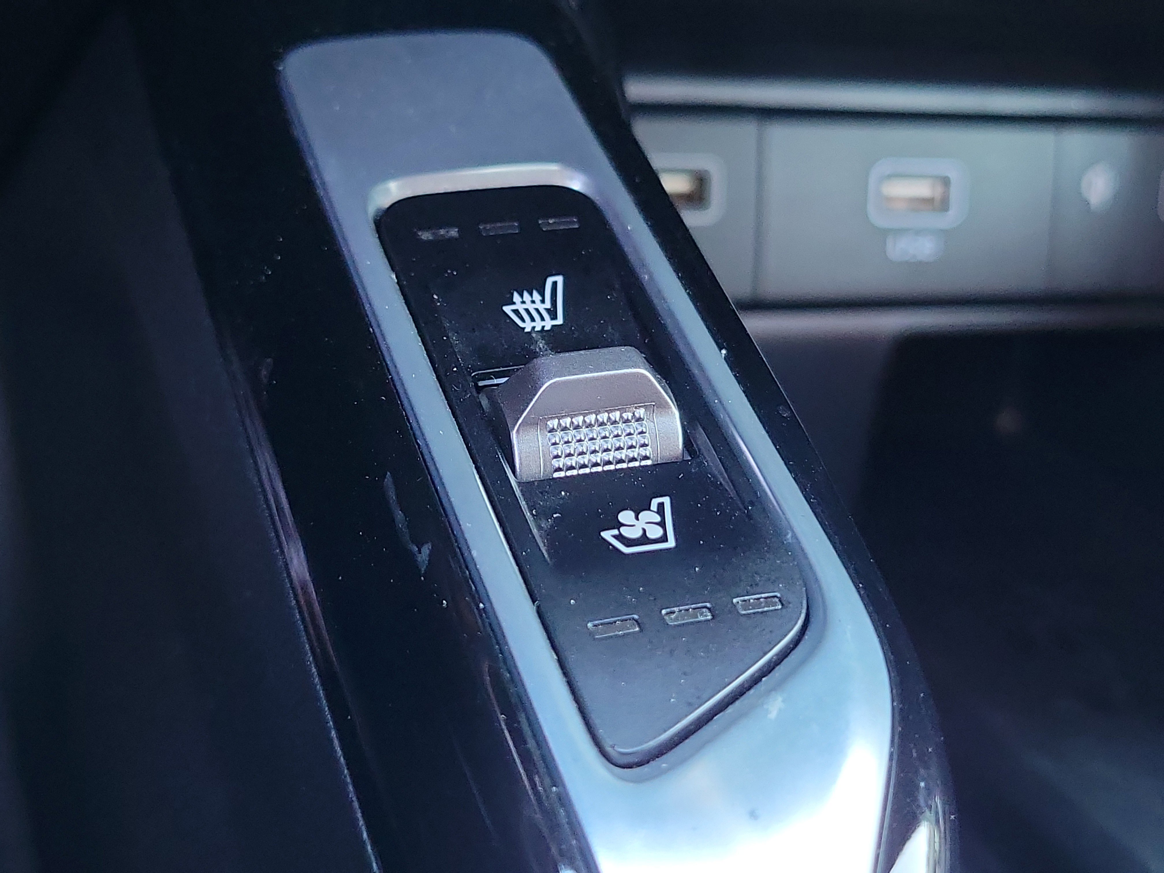 Used 2023 Kia Sorento SX Prestige image 34