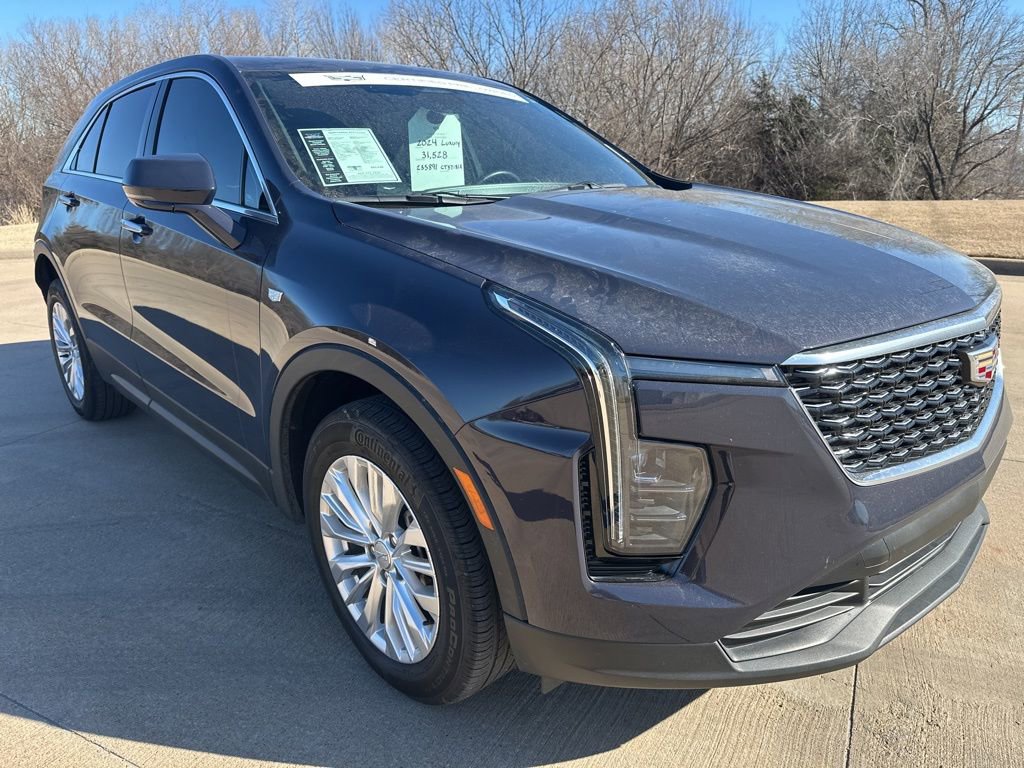 Certified 2024 Cadillac XT4 Luxury w/ Cold Weather Package image 7