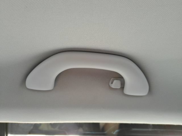 Used 2012 Volkswagen Golf 4-Door FWD image 29