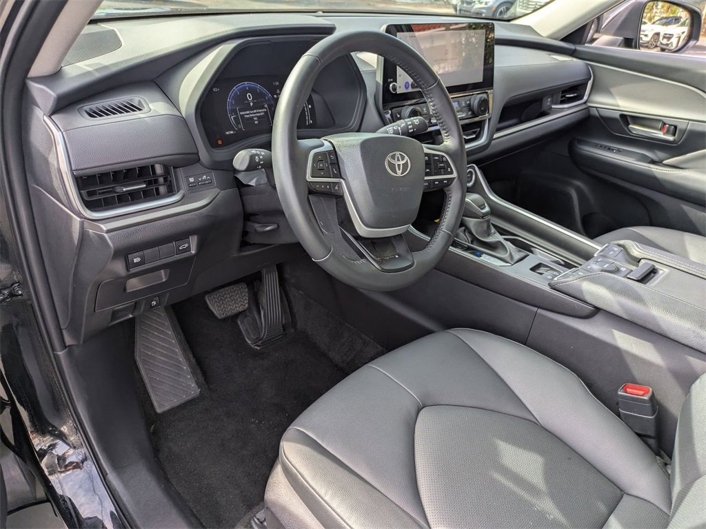 Used 2025 Toyota Grand Highlander AWD image 17