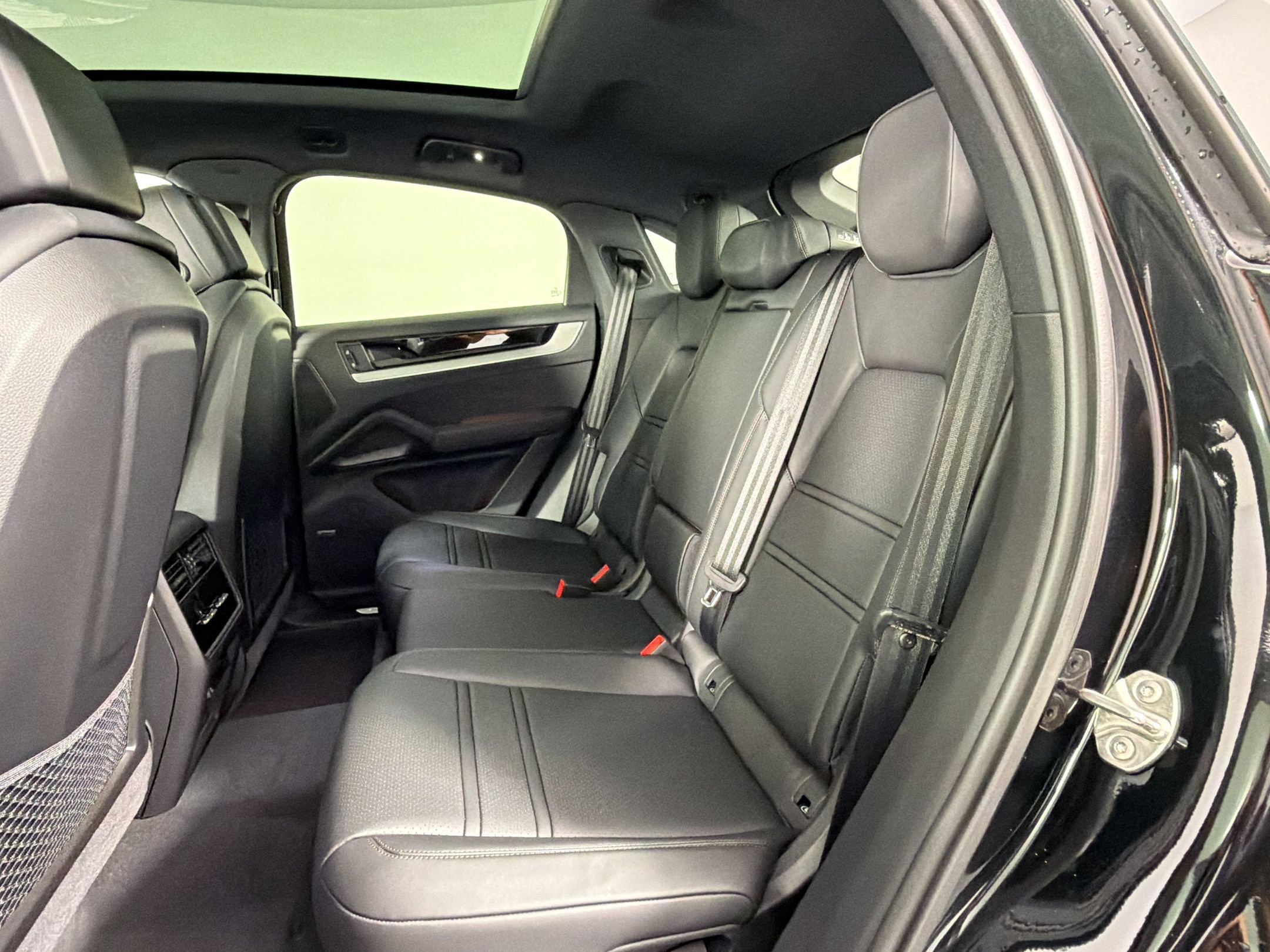 Certified 2026 Porsche Cayenne Coupe AWD/4WD image 18