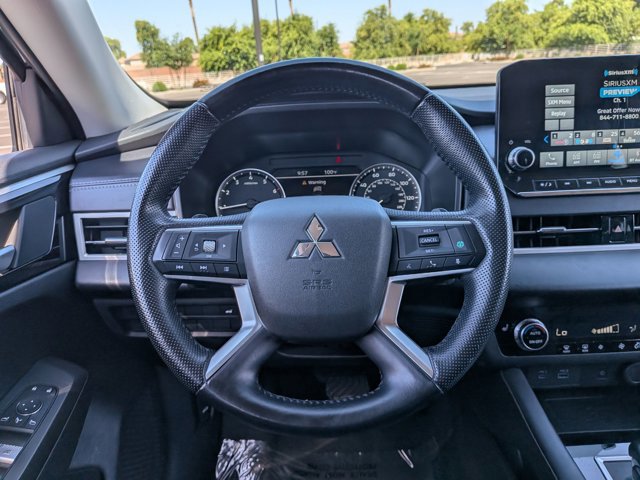 Used 2024 Mitsubishi Outlander SE AWD/4WD image 14