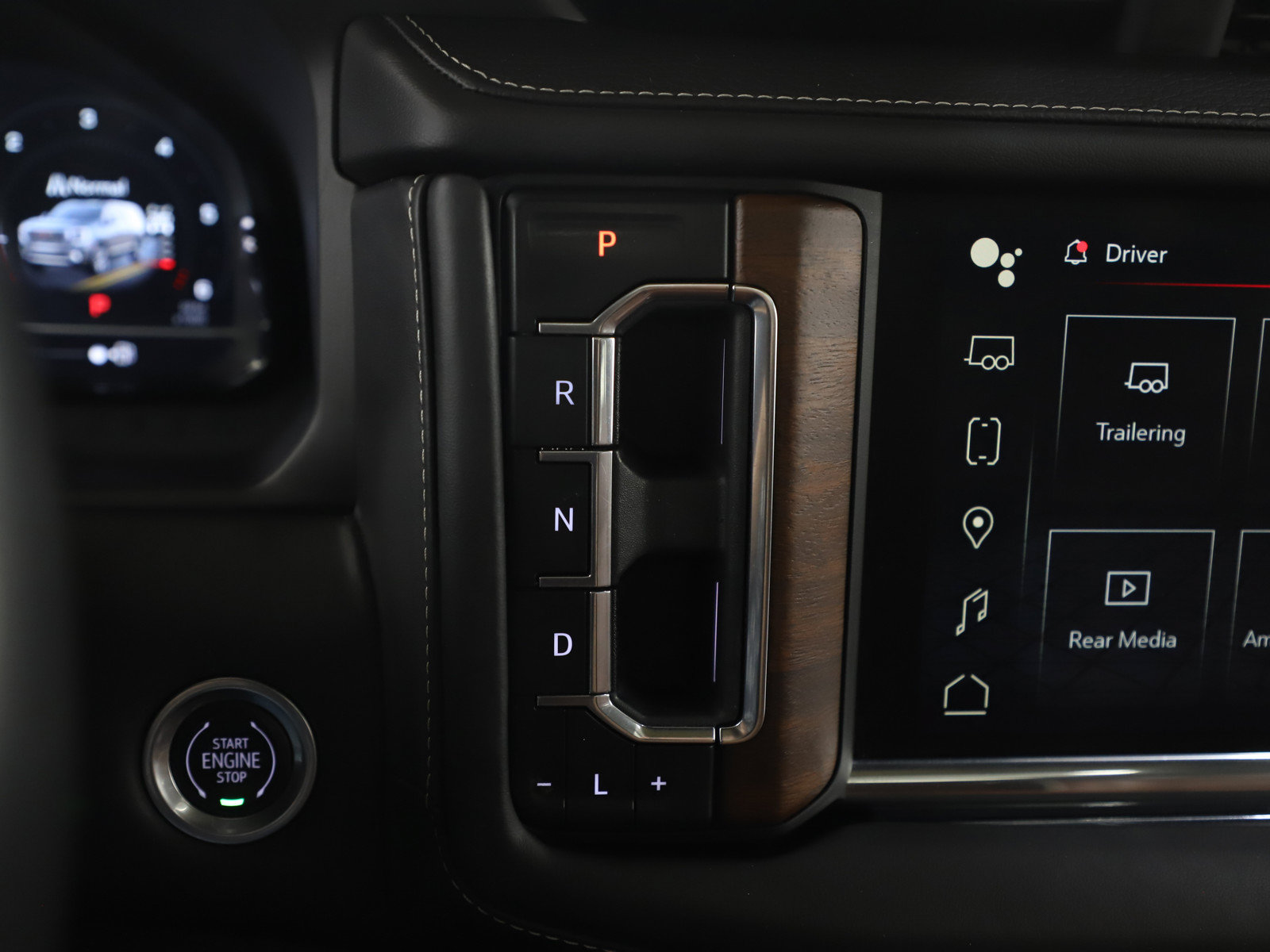 Used 2023 GMC Yukon XL Denali Ultimate AWD/4WD image 30