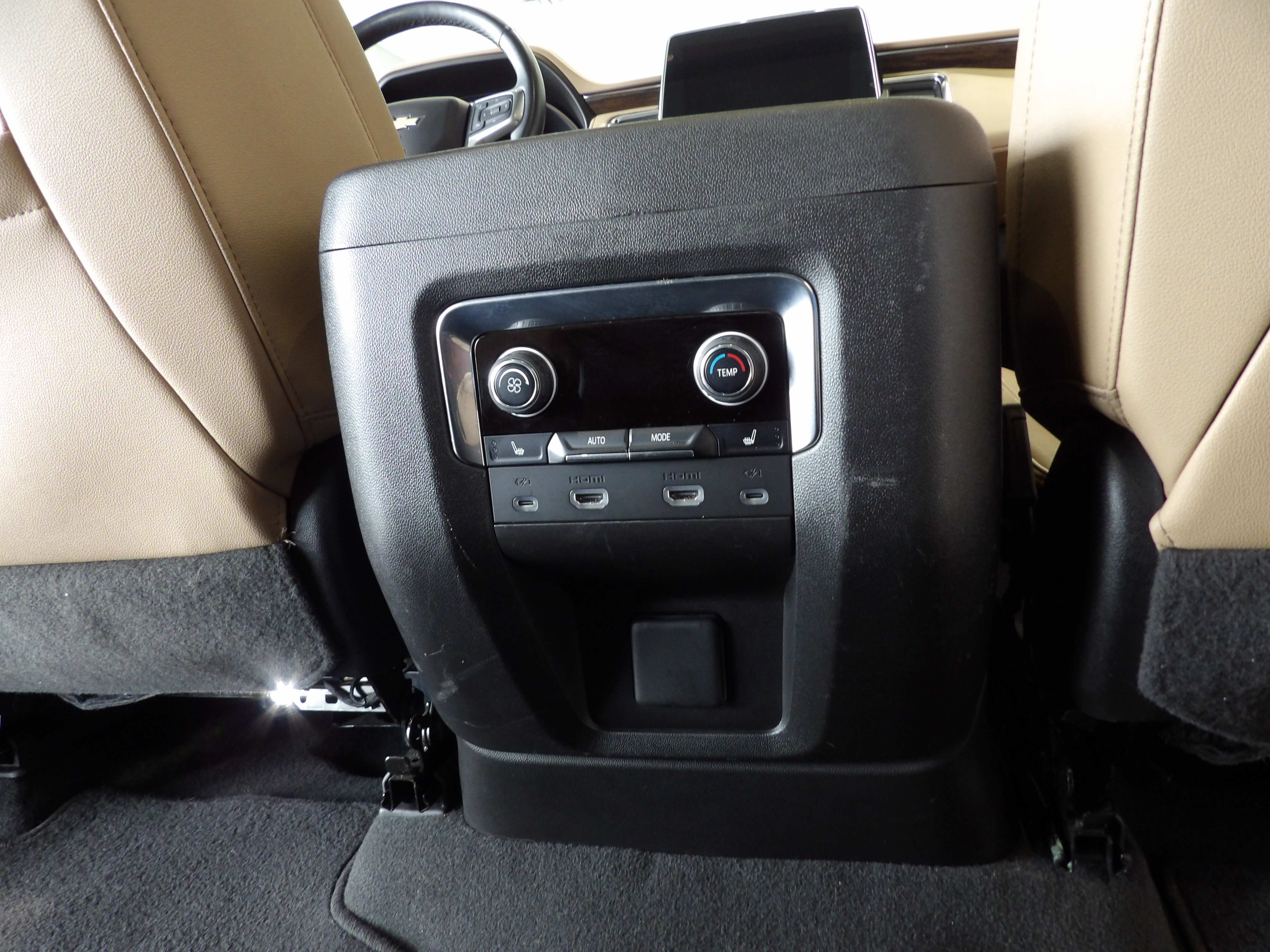 Used 2023 Chevrolet Suburban Premier AWD/4WD image 26