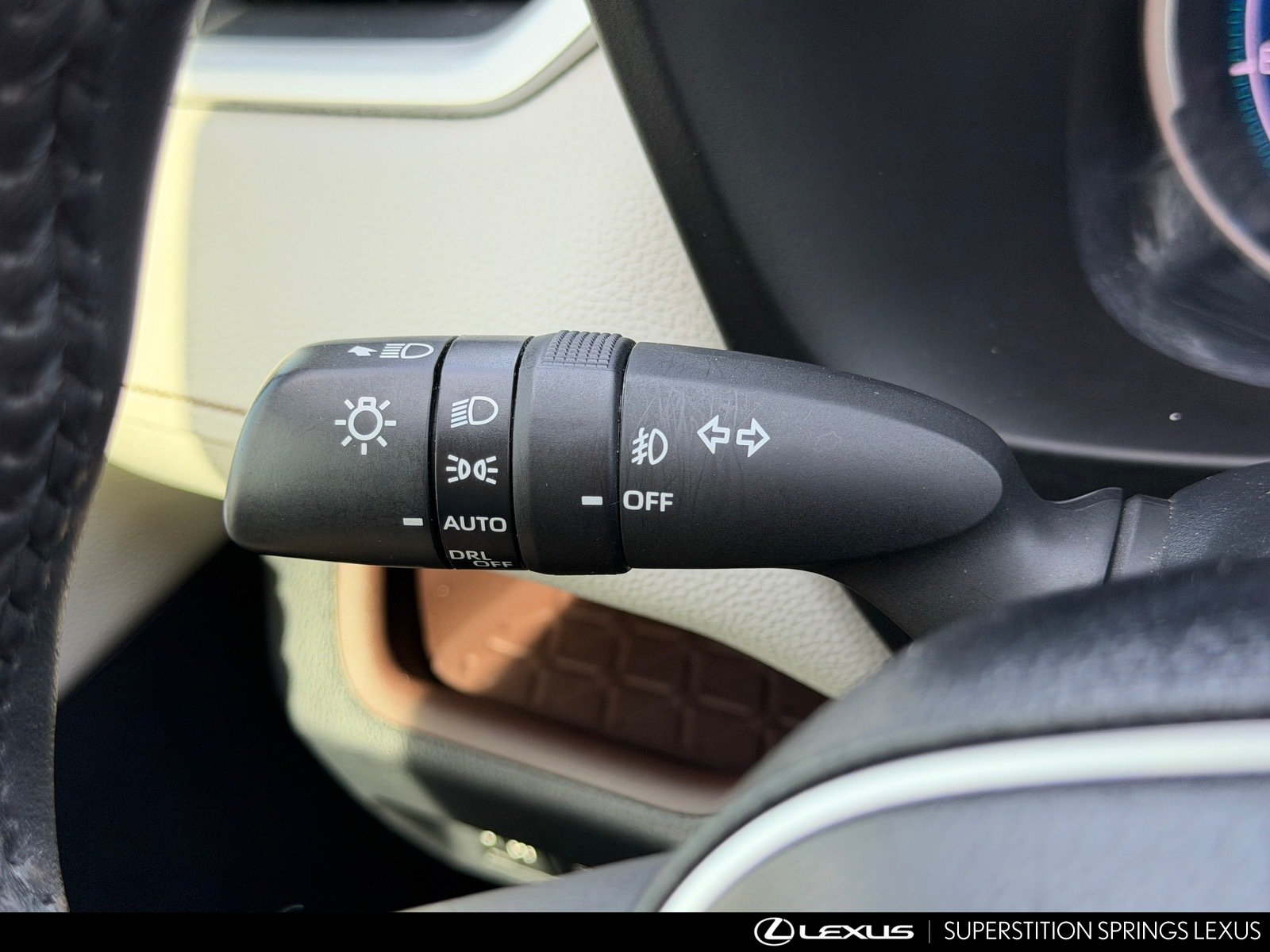 Used 2020 Toyota RAV4 Limited AWD/4WD image 24