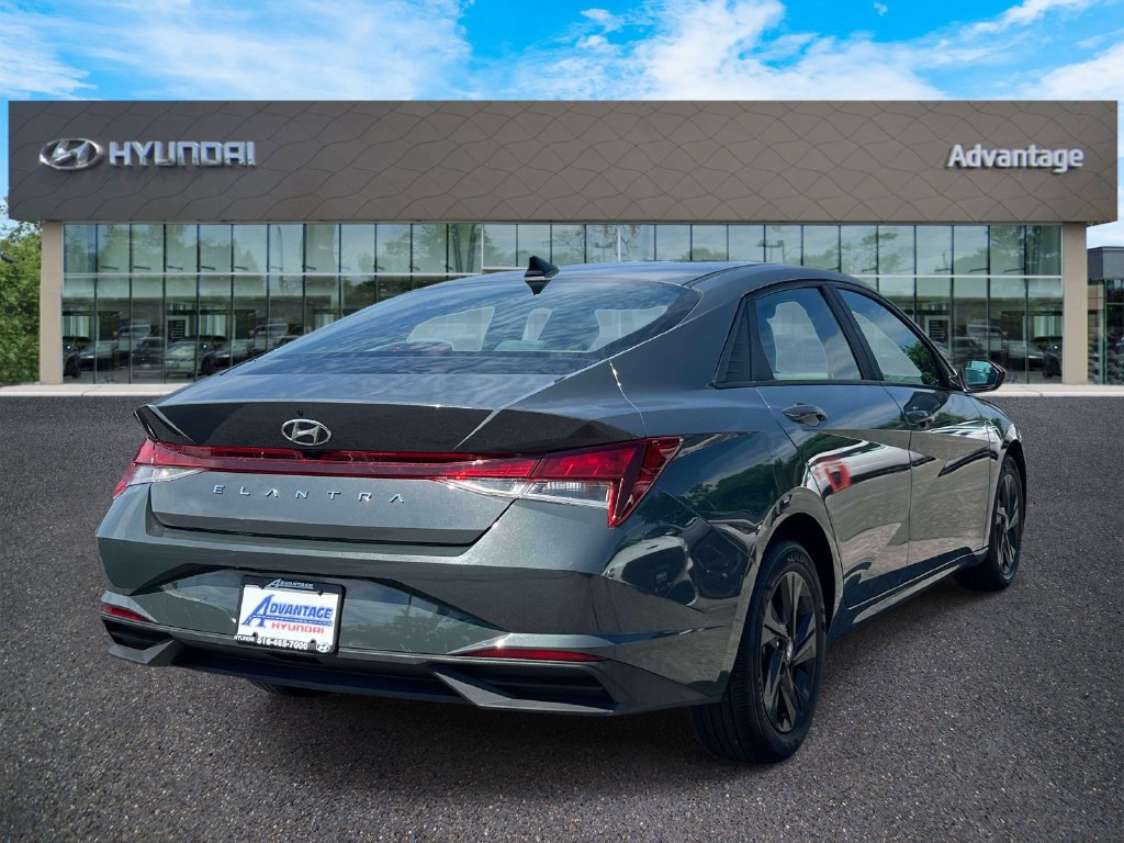 Used 2023 Hyundai Elantra SEL FWD image 5