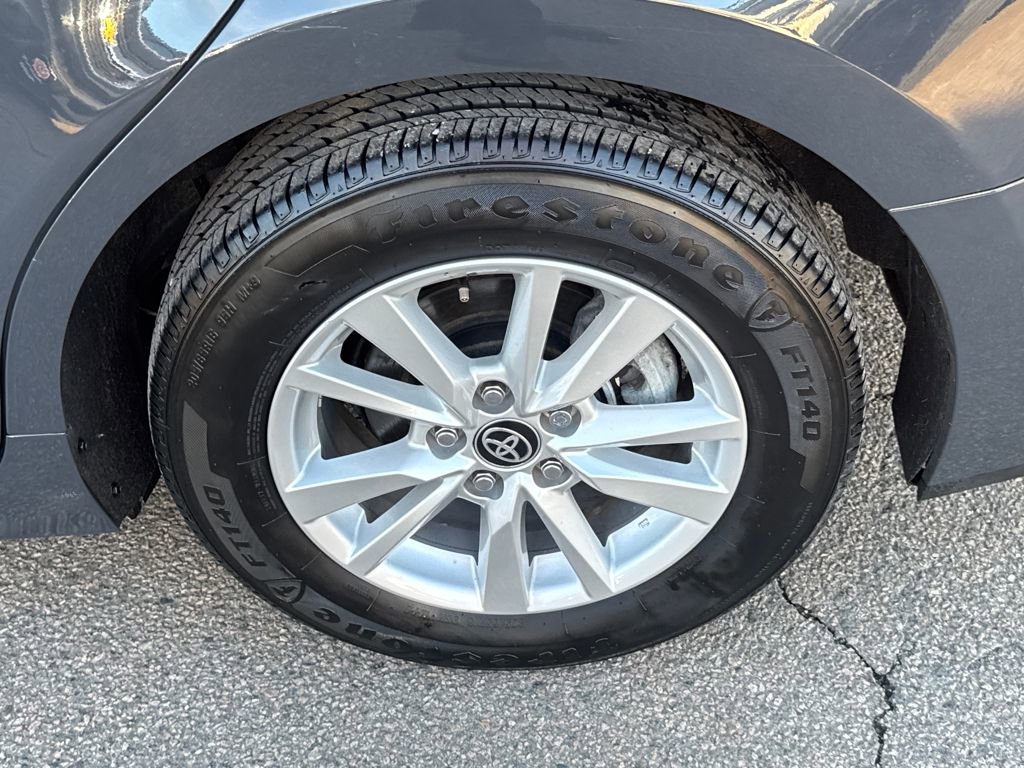 Used 2025 Toyota Camry LE image 39