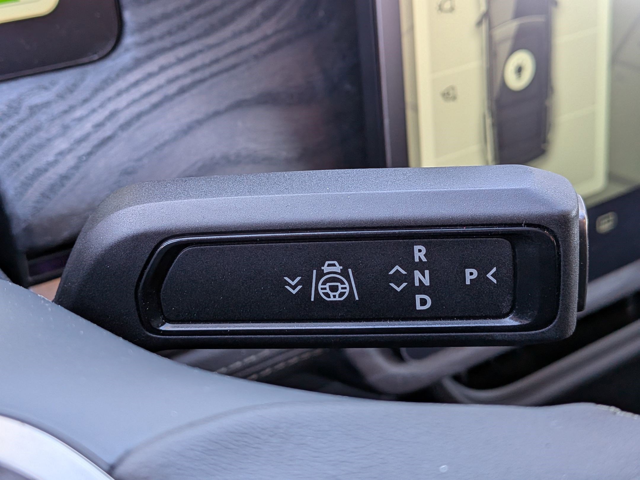 Used 2022 Rivian R1S Launch Edition image 25