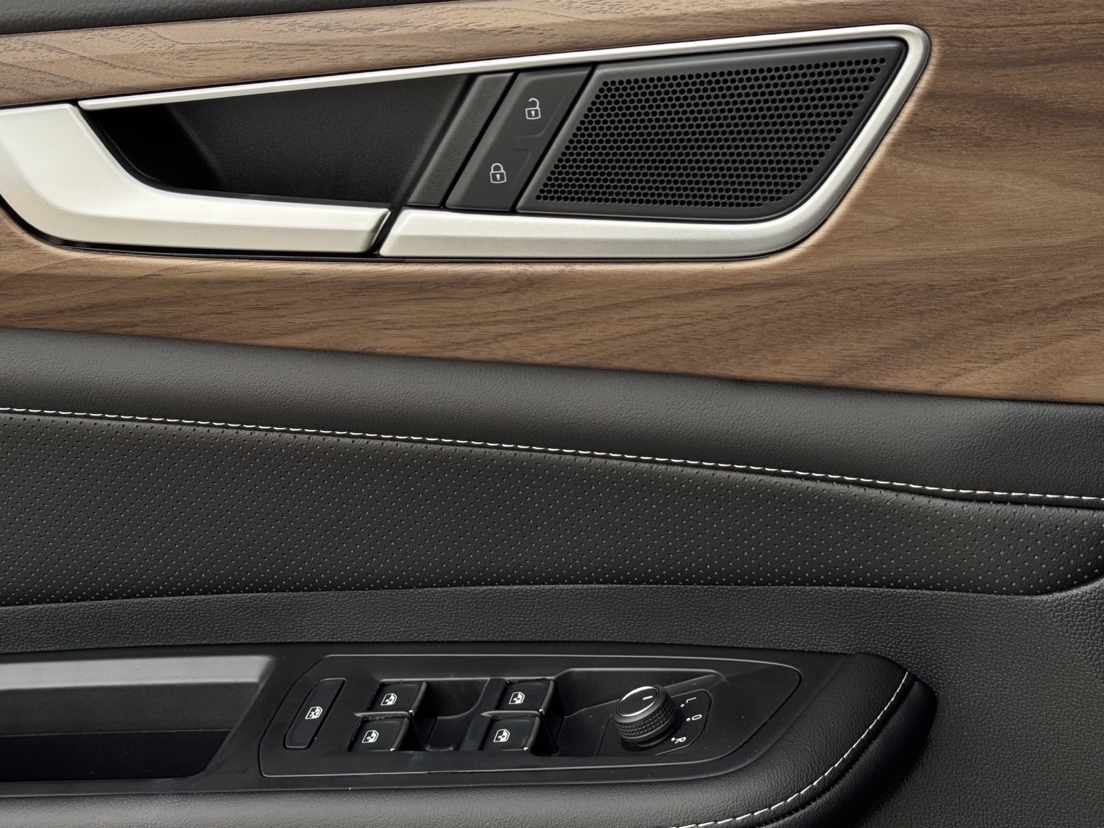 New 2026 Volkswagen Atlas SE FWD image 22