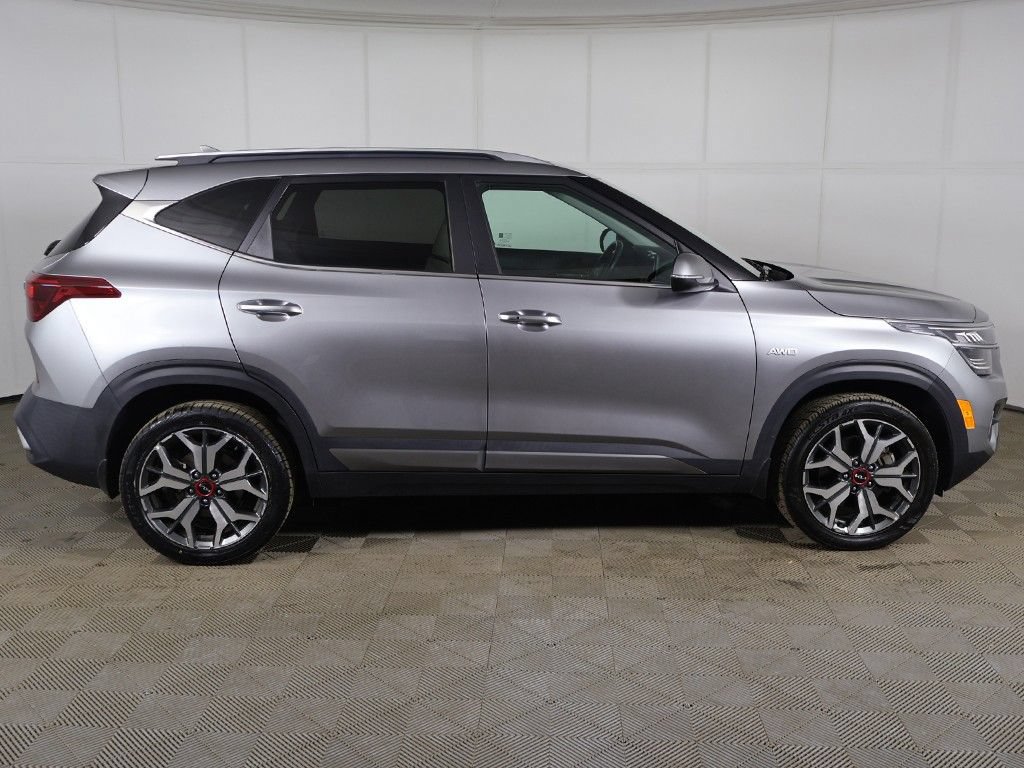 Used 2023 Kia Seltos SX w/ SX Sunroof Package AWD/4WD image 16
