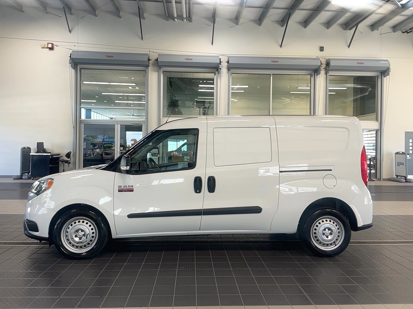 Used 2022 RAM ProMaster City Tradesman FWD image 3