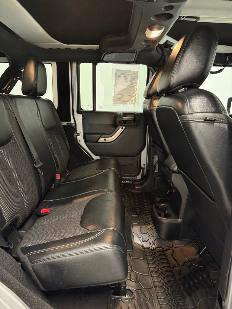 Used 2017 Jeep Wrangler Unlimited Sahara image 17