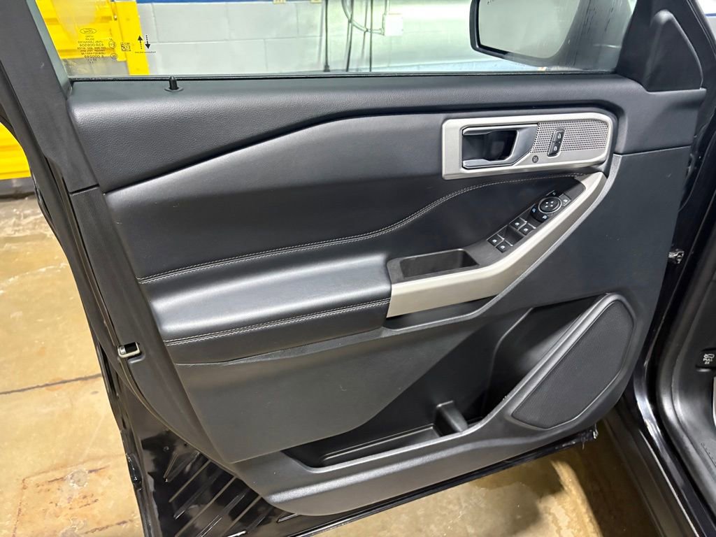 Used 2023 Ford Explorer XLT w/ Equipment Group 202A image 19