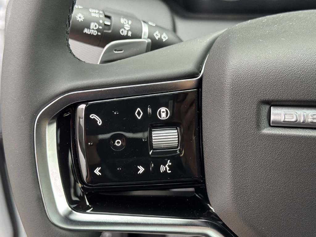 New 2026 Land Rover Discovery Sport Landmark AWD/4WD image 30