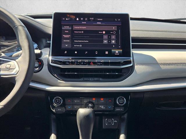 Used 2025 Jeep Compass Limited image 14