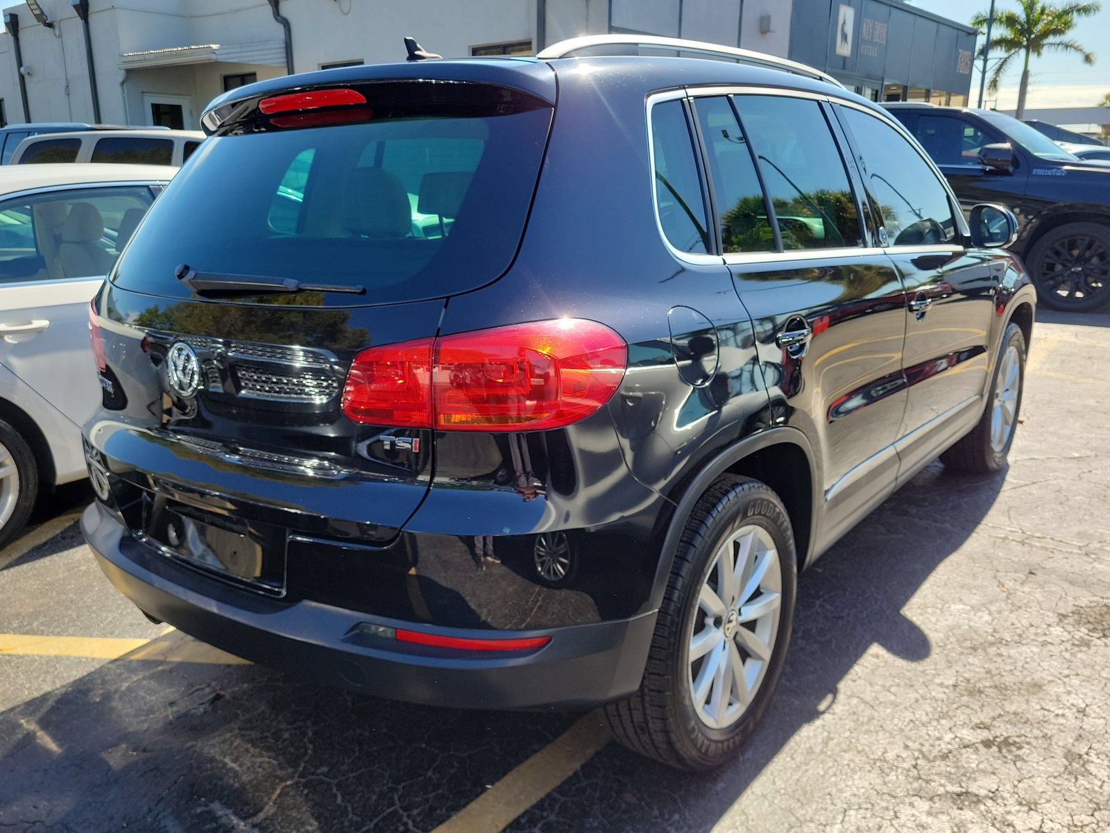 Used 2017 Volkswagen Tiguan Wolfsburg Edition FWD image 5