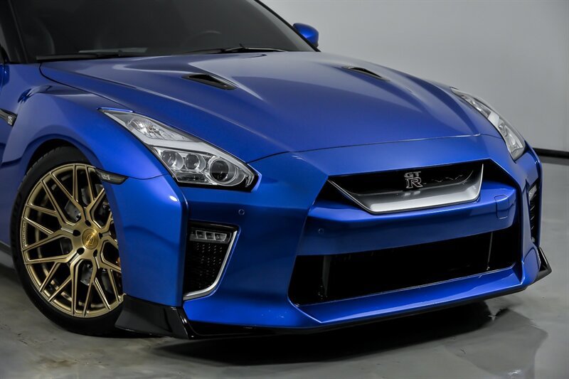 Used 2020 Nissan GT-R Premium AWD/4WD image 3