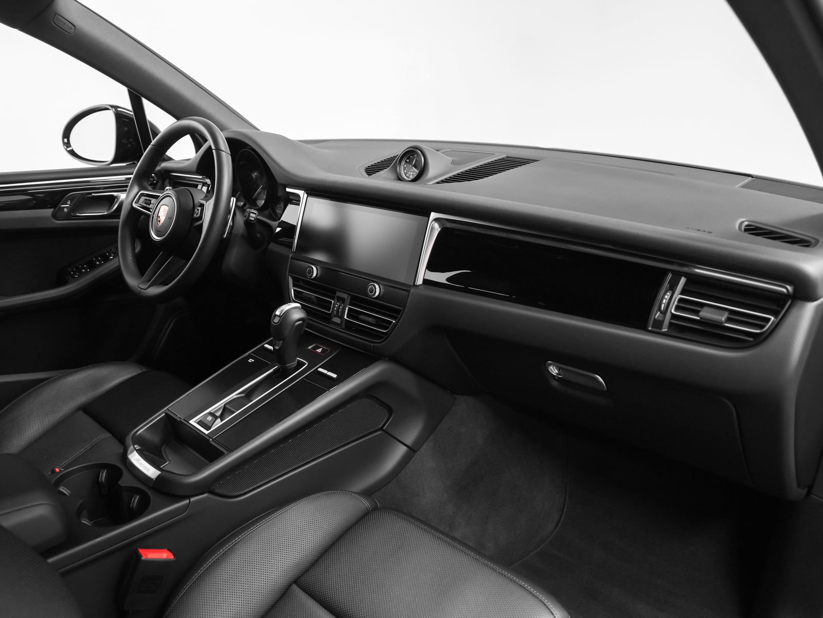 Certified 2025 Porsche Macan AWD/4WD image 22