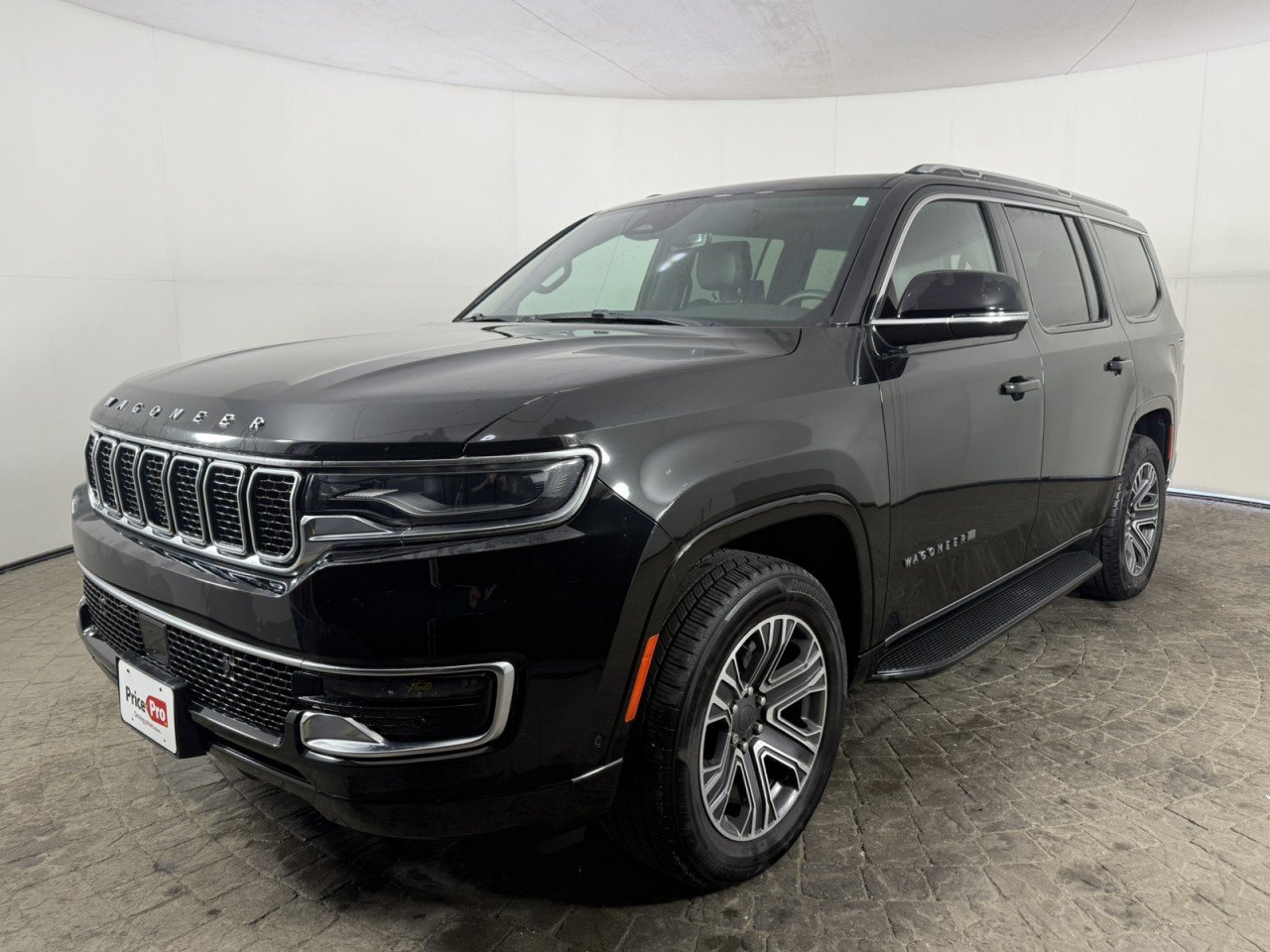 Used 2023 Jeep Wagoneer 4WD w/ Premium Group I image 3