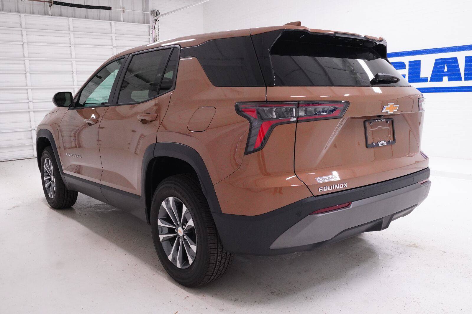 New 2027 Chevrolet Equinox LT FWD image 33