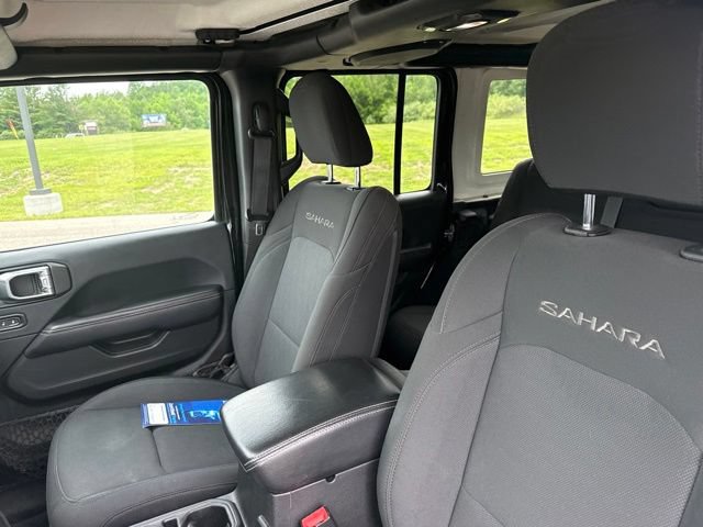 Used 2018 Jeep Wrangler Unlimited Sahara AWD/4WD image 12