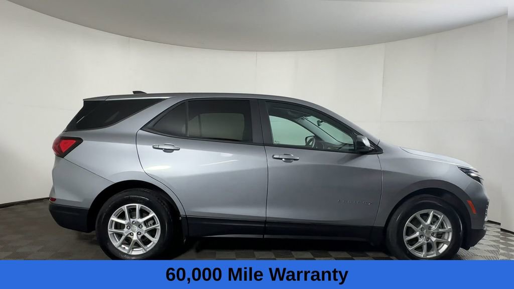 Used 2023 Chevrolet Equinox LS w/ LS Convenience Package image 3