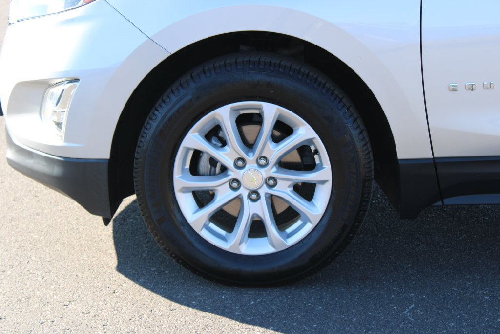 Used 2018 Chevrolet Equinox LT FWD image 16