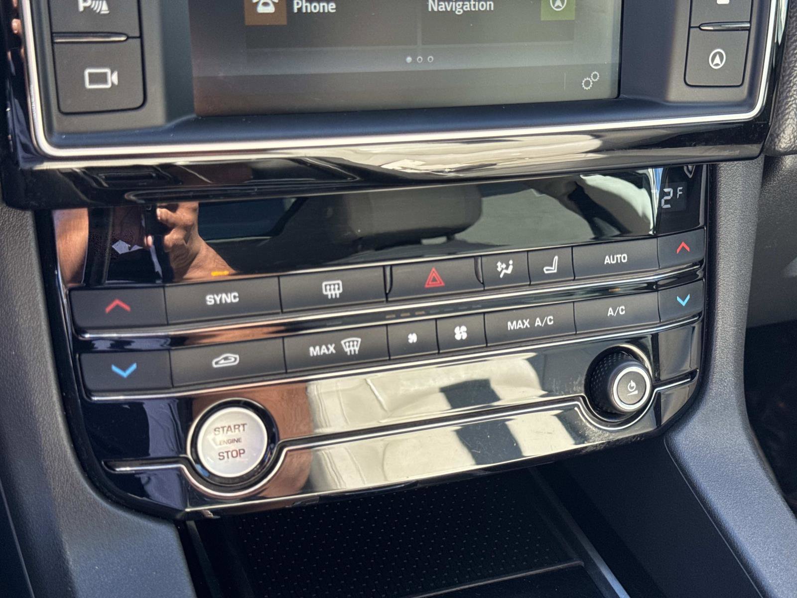 Used 2018 Jaguar F-PACE Prestige image 26