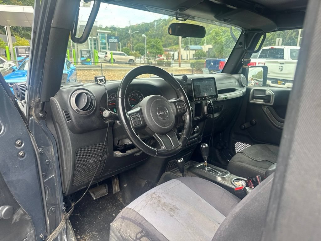 Used 2017 Jeep Wrangler Sport w/ Connectivity Group AWD/4WD image 15