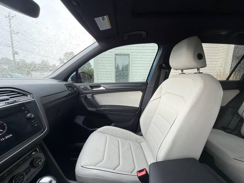 Used 2020 Volkswagen Tiguan SEL Premium R-Line AWD/4WD image 25