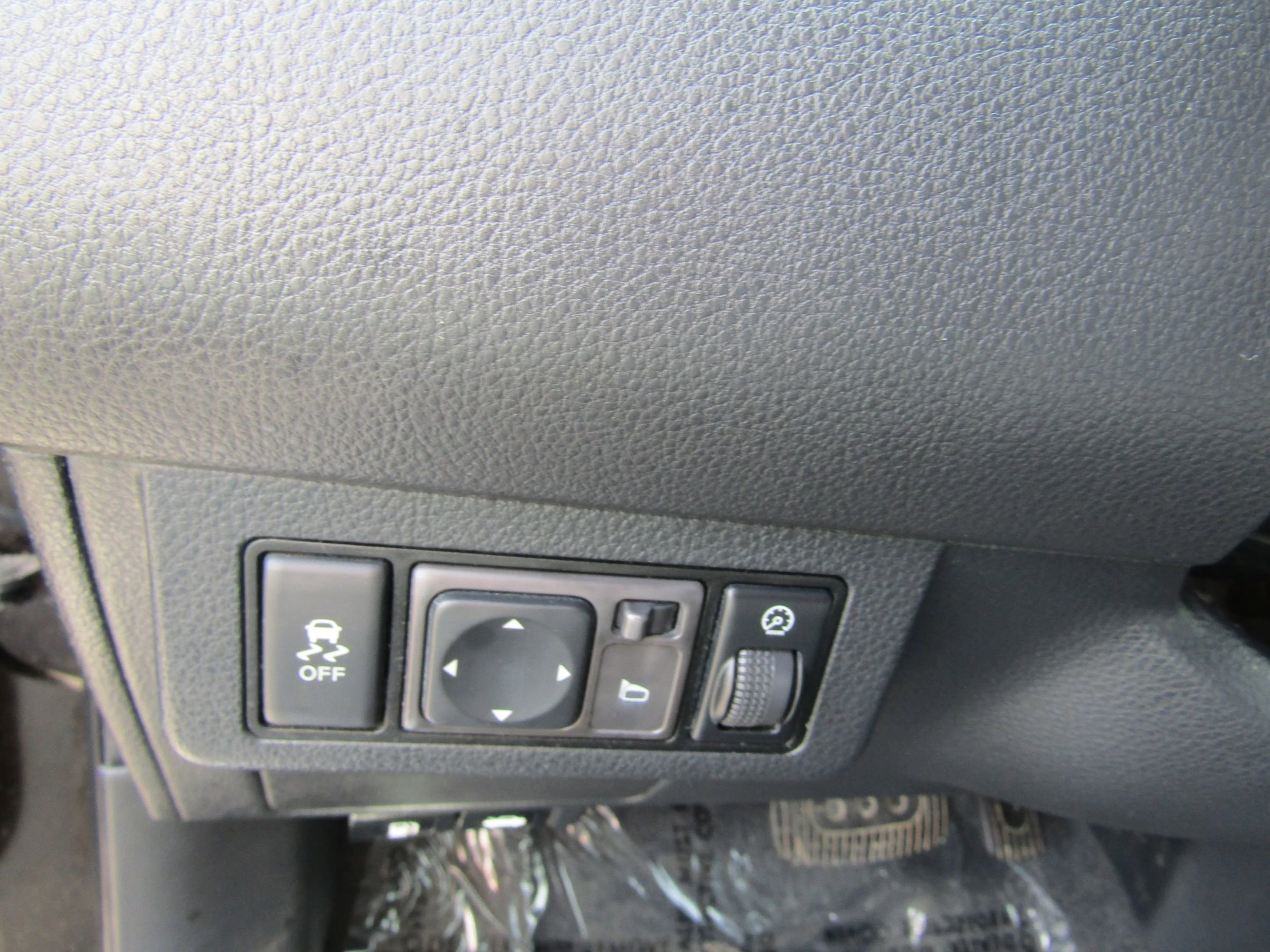Used 2012 Nissan Versa 1.8 S w/ Plus Pkg FWD image 21