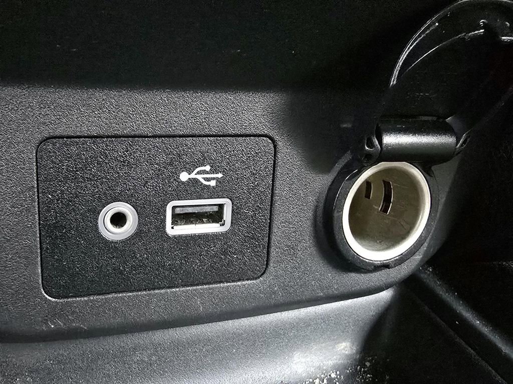 Used 2020 Nissan Rogue SV image 17