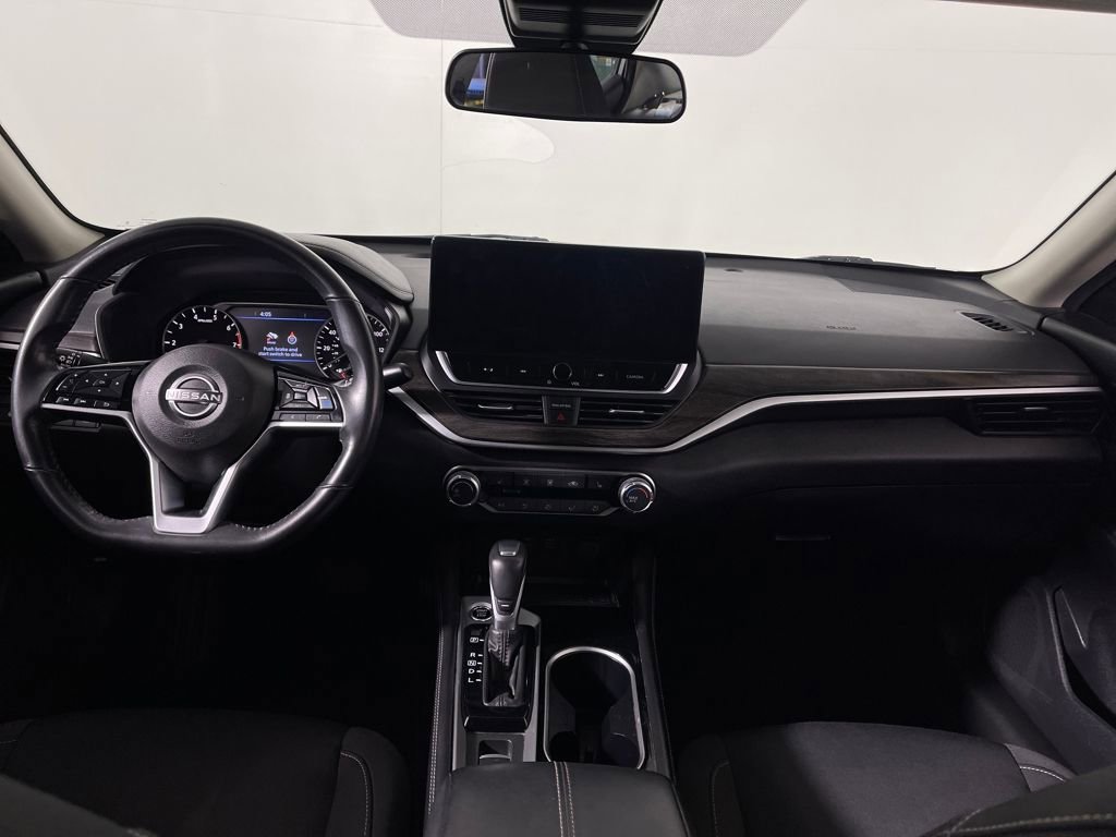 Used 2024 Nissan Altima 2.5 SV w/ SV Premium Package image 14