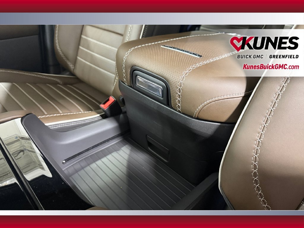 New 2026 GMC Yukon Denali Ultimate w/ LPO, Floor Liner Package AWD/4WD image 17