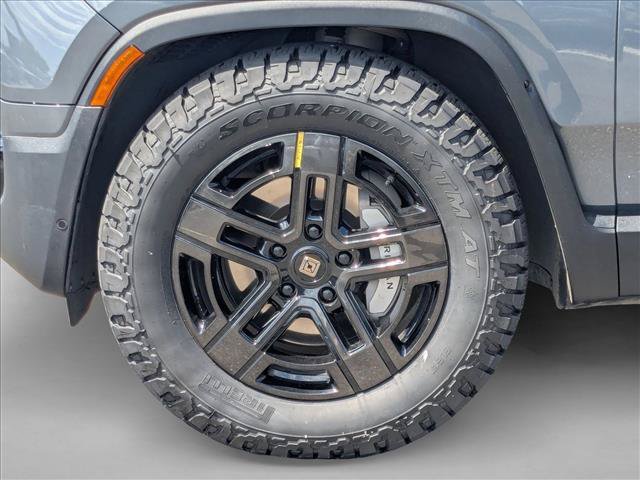 Used 2023 Rivian R1T Adventure Dual AWD/4WD image 25