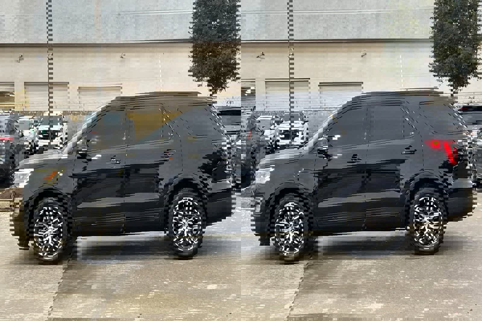 Used 2016 Ford Explorer Sport w/ Equipment Group 401A image 6