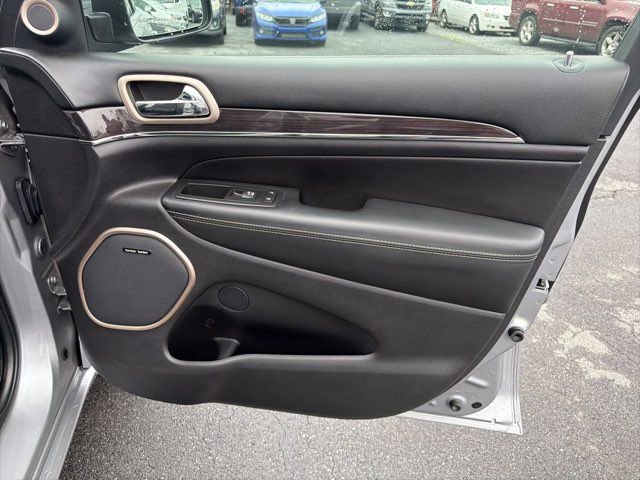 Used 2017 Jeep Grand Cherokee Overland image 21