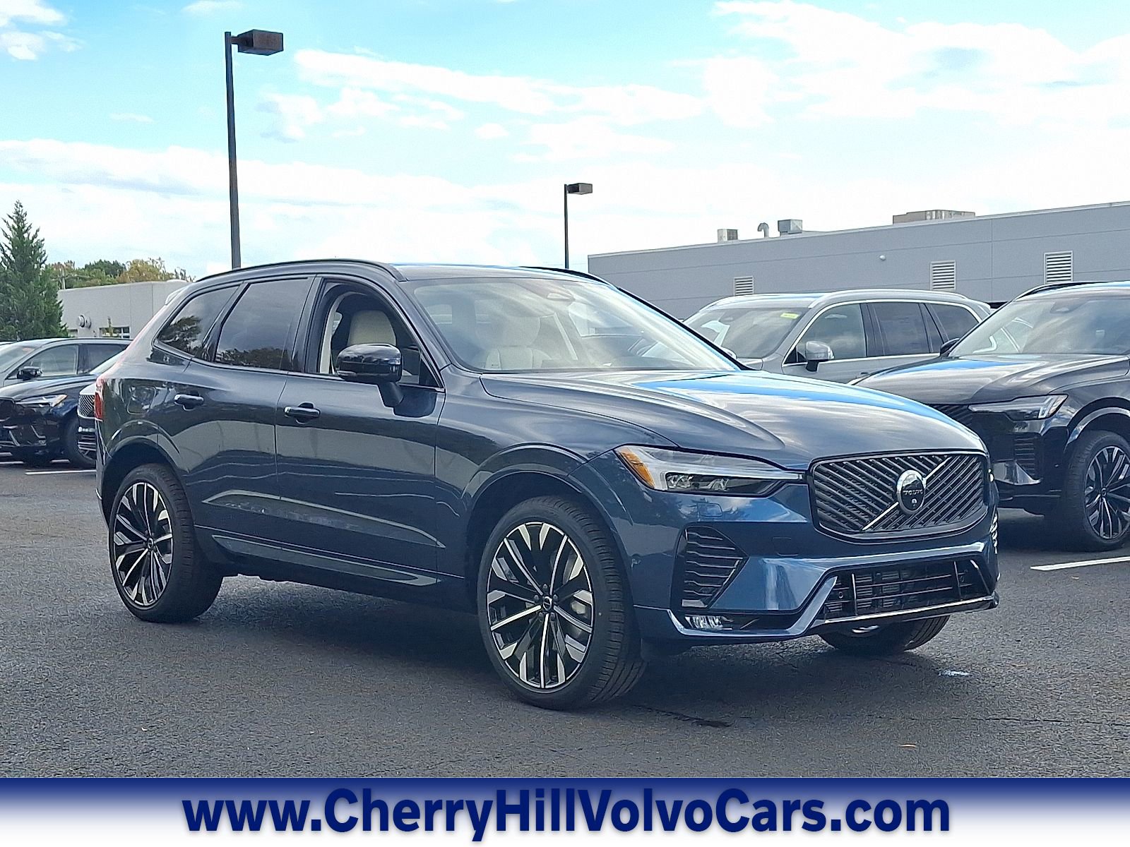 New 2026 Volvo XC60 B5 Ultra w/ Protection Package Premier