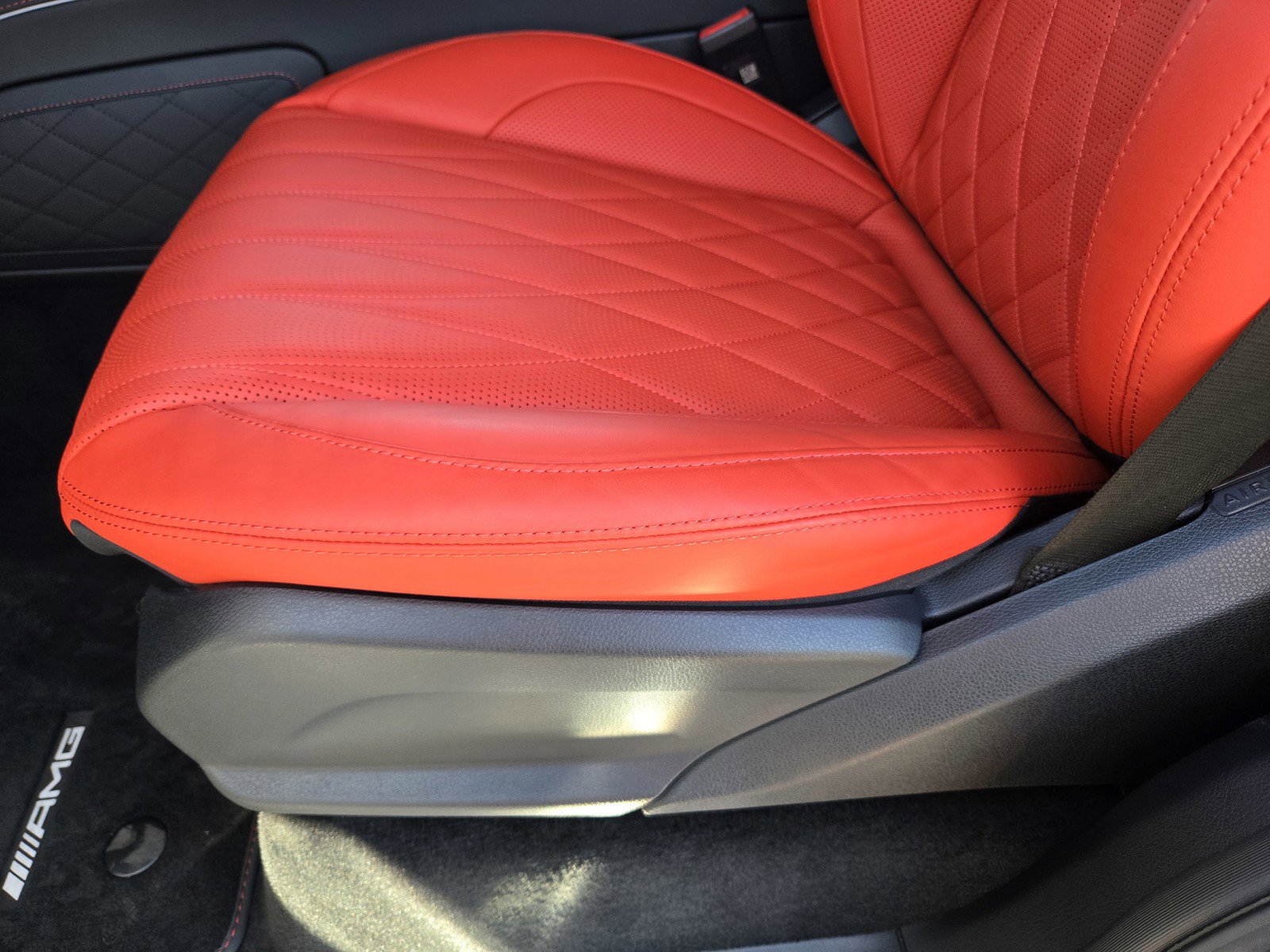 Used 2025 Mercedes-Benz G 63 AMG 4MATIC image 13