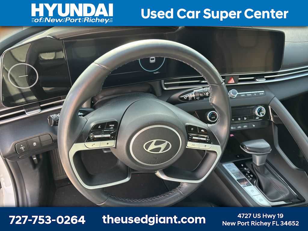 Used 2024 Hyundai Elantra Limited image 13