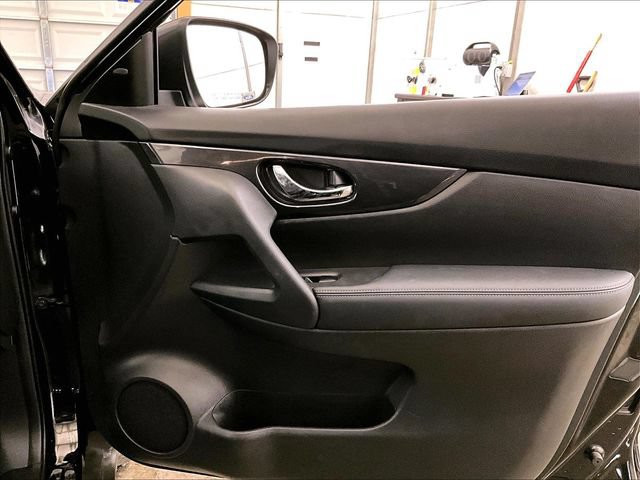 Used 2019 Nissan Rogue SV AWD/4WD image 23
