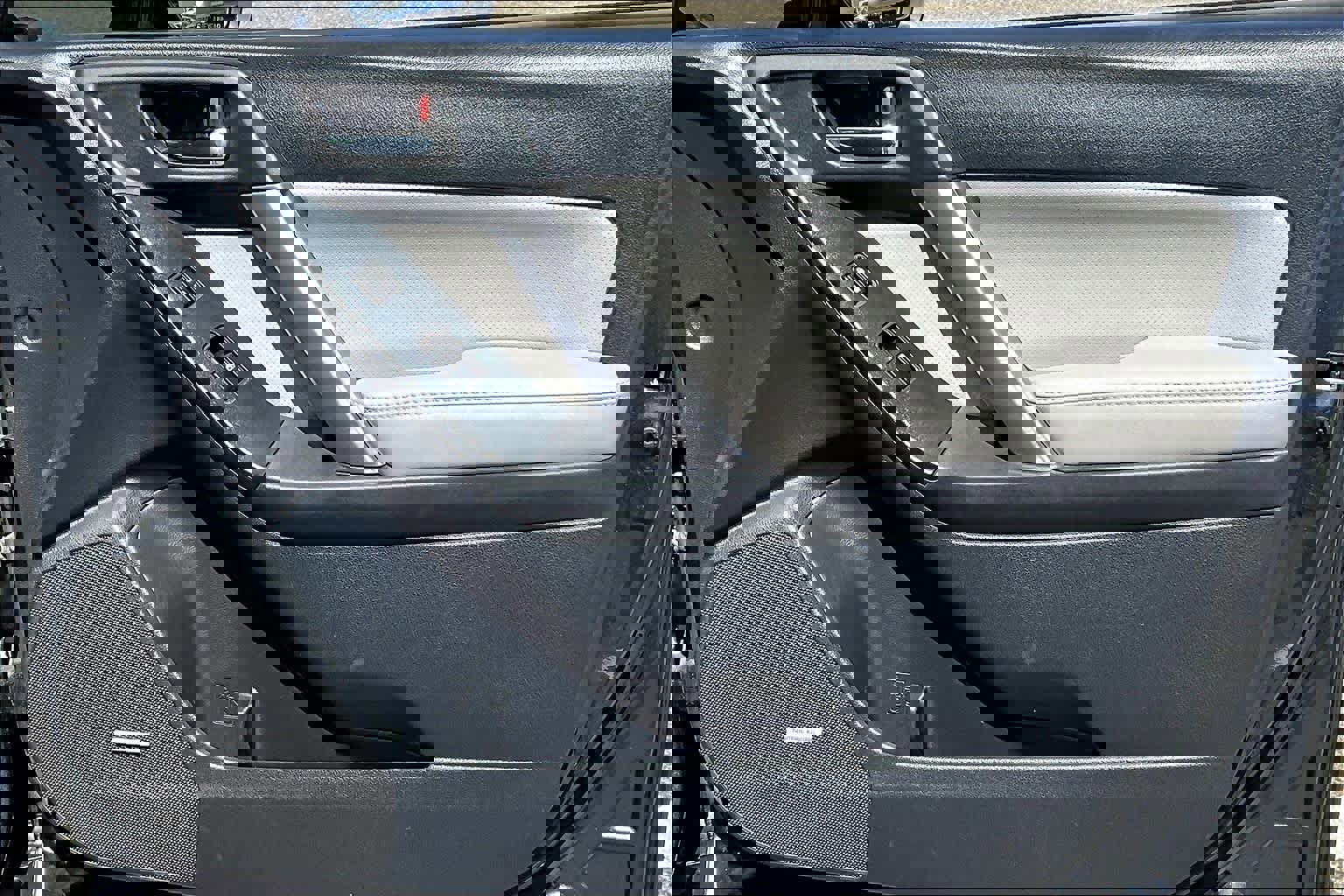 Used 2015 Subaru Forester 2.5i Touring w/ Eyesight & Navigation System image 22