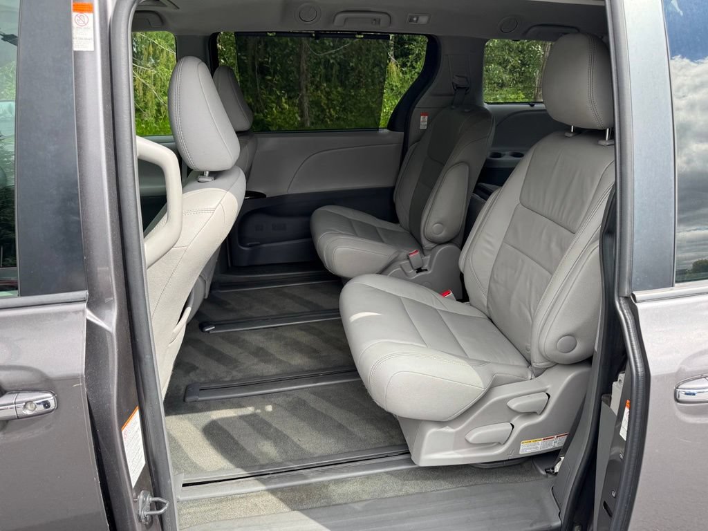 Used 2015 Toyota Sienna XLE w/ XLE Navigation Package AWD/4WD image 13