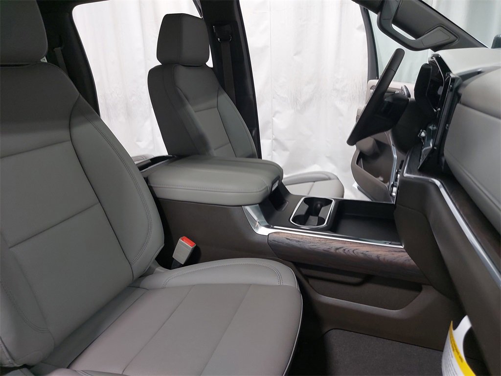 New 2026 GMC Sierra 3500 SLT w/ SLT Premium Package image 10