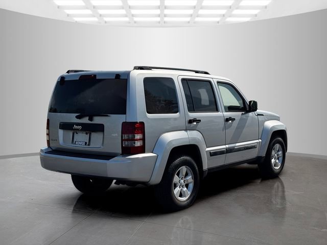 Used 2010 Jeep Liberty Sport w/ Popular Equipment Group AWD/4WD image 7