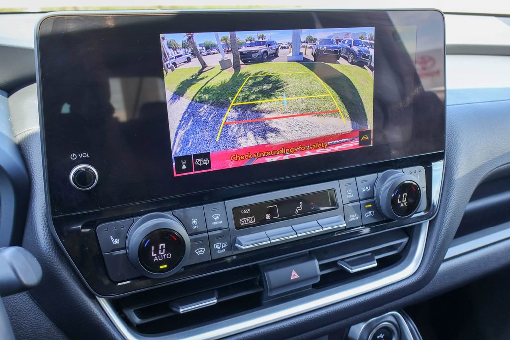 Used 2025 Toyota Grand Highlander AWD image 4