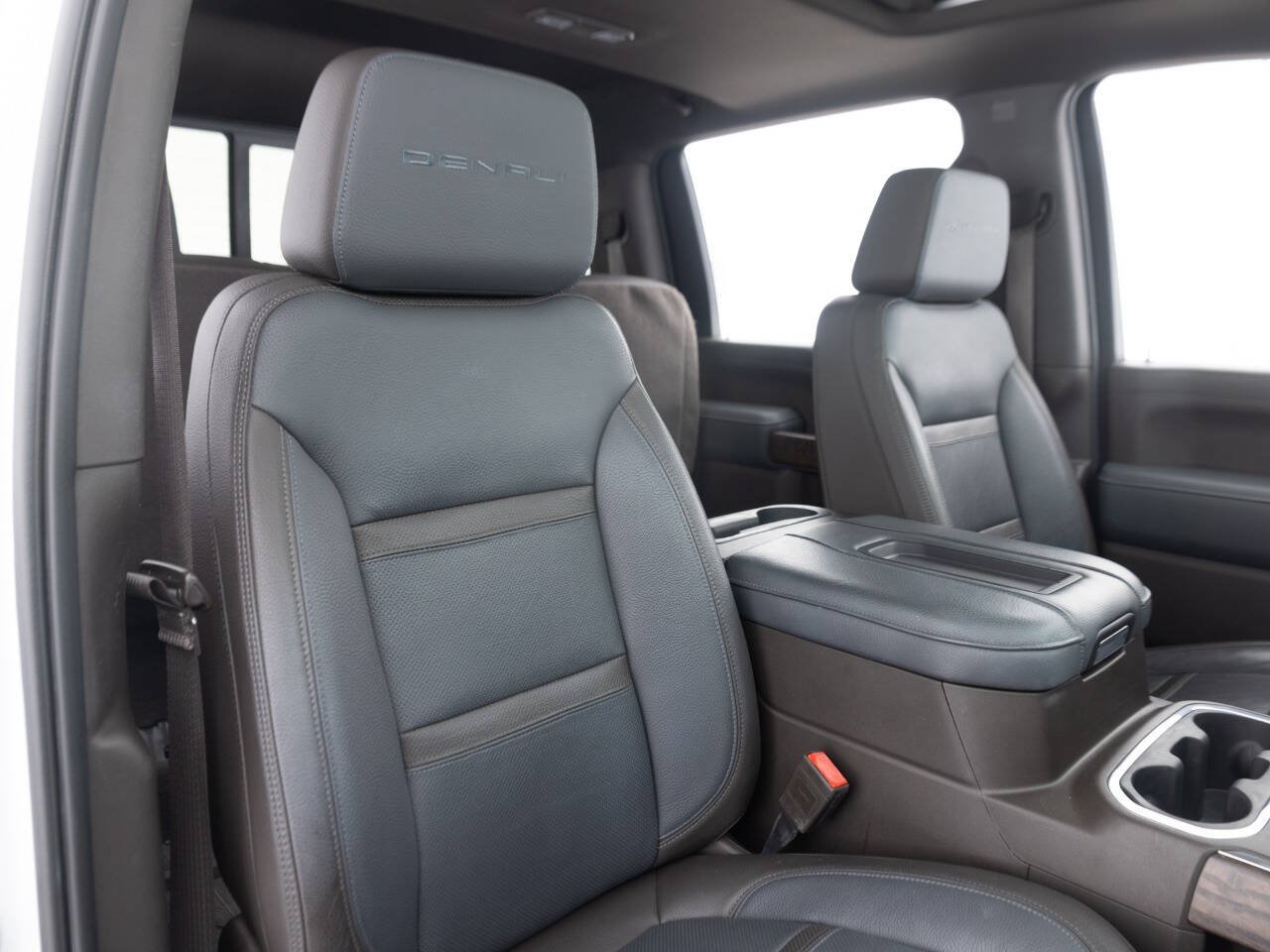 Used 2020 GMC Sierra 2500 Denali w/ Denali Ultimate Package AWD/4WD image 30