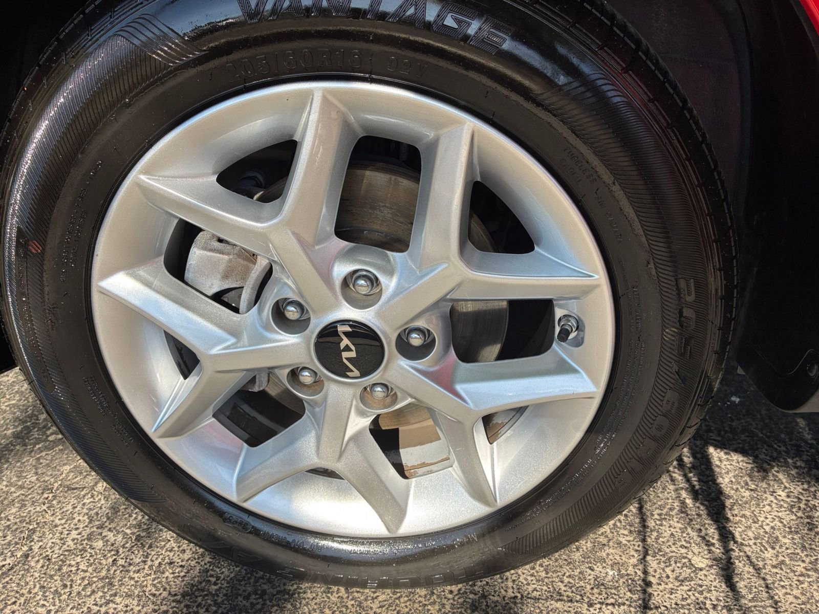 Used 2025 Kia Soul LX w/ LX Technology Package FWD image 31