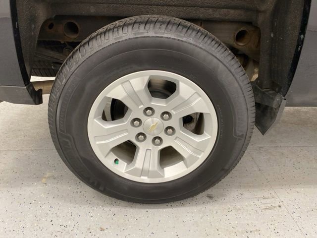 Used 2018 Chevrolet Silverado 1500 LT w/ All Star Edition AWD/4WD image 7