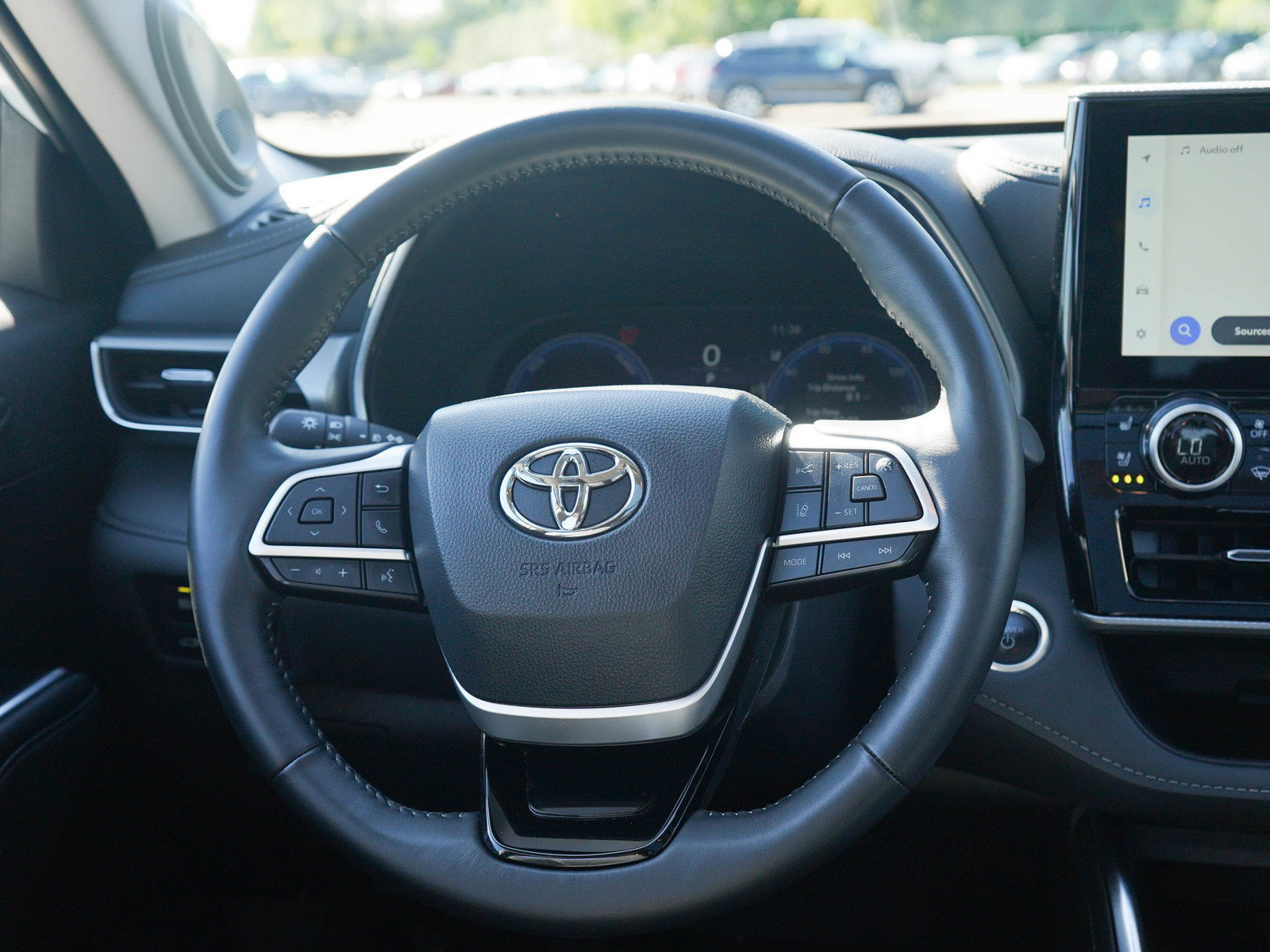 Used 2025 Toyota Highlander Platinum AWD/4WD image 19